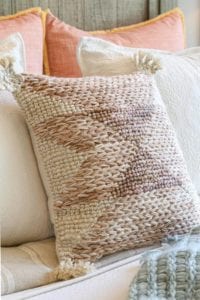 Knitted decorative pillow