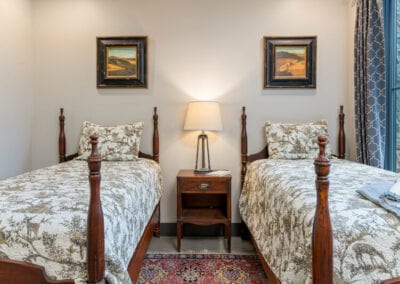 Living Stone Design+Build Park Guest Room Bedding