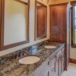 Skytop Farms Mountain Lodge bathroom