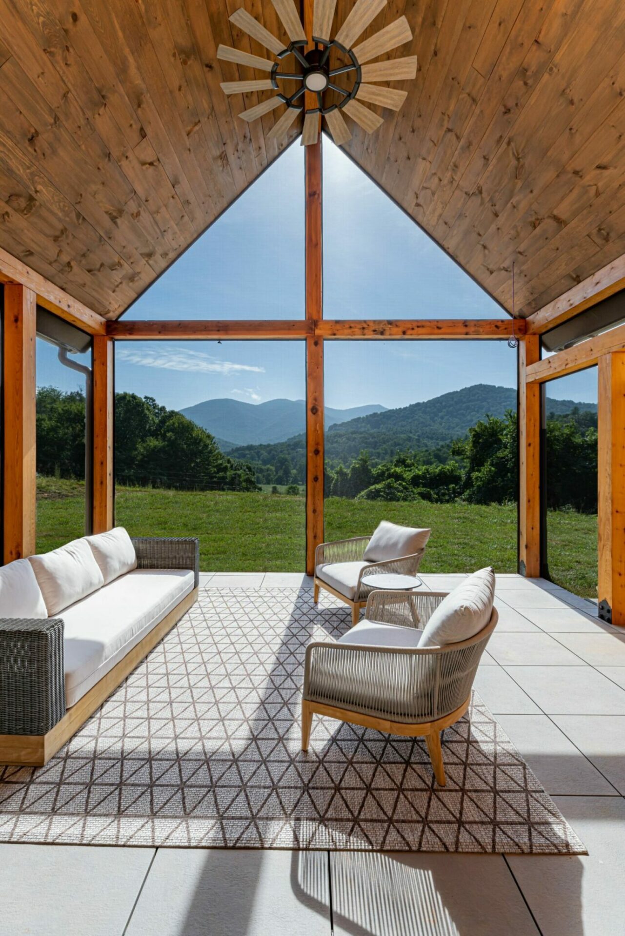 weaverville modern barn house porch Living Stone Design+Build Rosenberg Porch